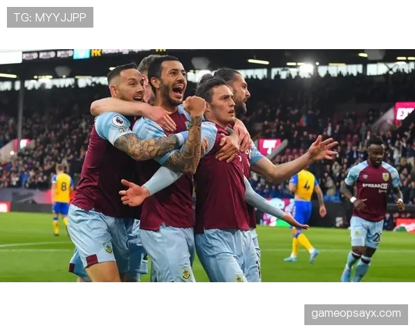 伯恩利状态回暖:战术革新与团队凝聚力驱动英超复兴 伯恩利状态回暖:战术革新与团队凝聚力驱动英超复兴